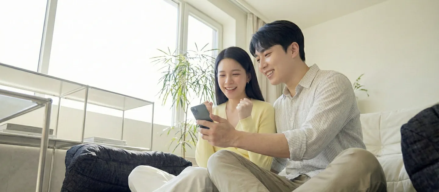 안내 절차 항목을 확인하는 장면을 담은 참고 사진